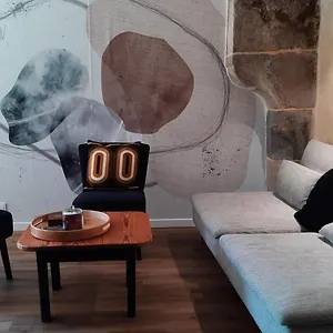 Le Duclos, Rez-de-jardin Centre Apartment Dinan